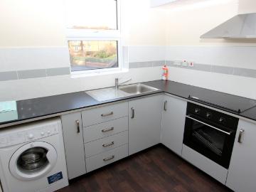 3 Bedroom Flat Let in Purley