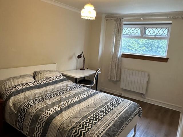 3 bedroom flat near Glasgow city centre G4
