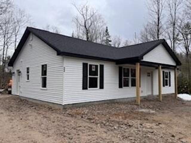 3 bedroom, Fryeburg ME 04037 104408248