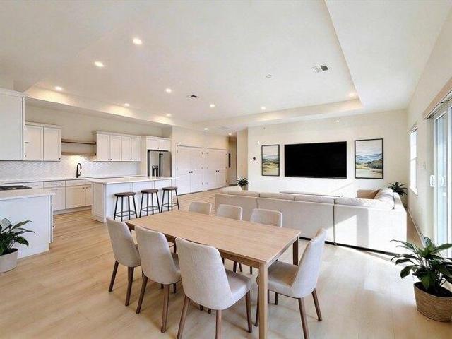 3 bedroom, Franklin MA 02038 105552306