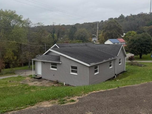 3 bedroom, Fredericktown PA 15333 106114079