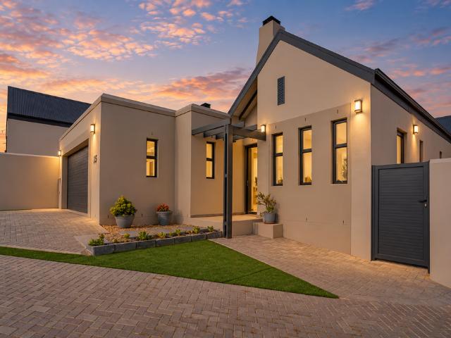 3 Bedroom Freehold Rented in Mount Royal Golf Estate