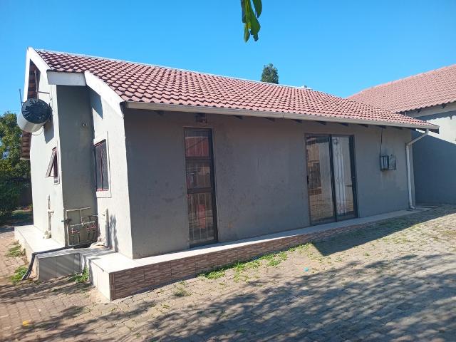 3 Bedroom Freehold To Let in Cosmo City