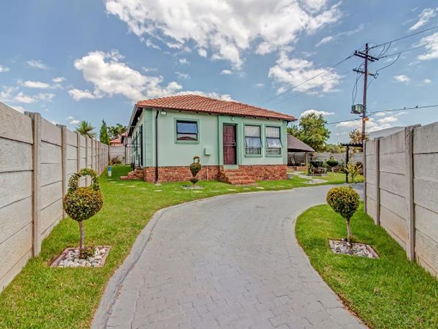 3 Bedroom Freehold To Let in Cosmo City