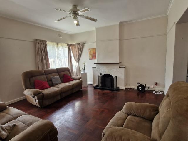 3 Bedroom Freehold To Let in Plumstead