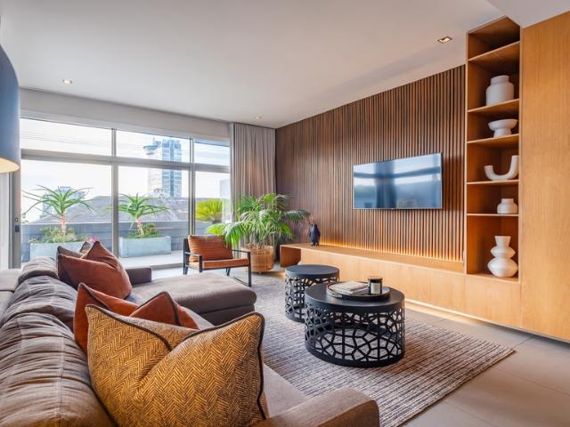 3 Bedroom Freehold To Let in Sea Point