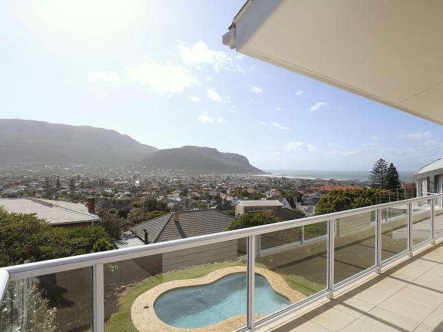 3 Bedroom Freestanding To Let in Fish Hoek