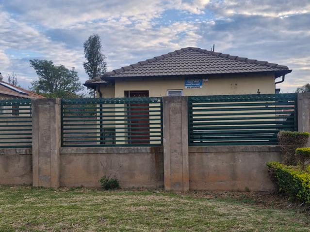 3 Bedroom Freestanding To Let in Glenway Estate