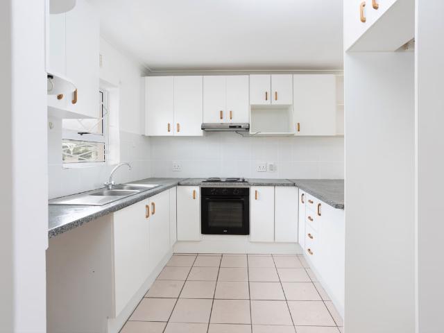 3 Bedroom Freestanding To Let in Muizenberg
