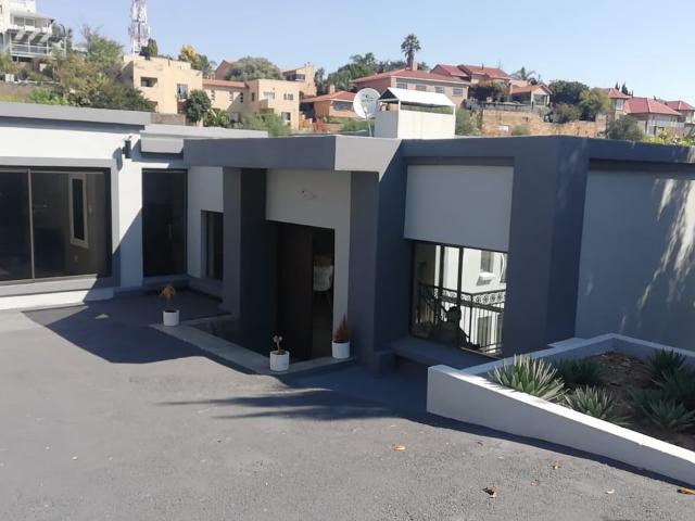 3 Bedroom Freestanding To Let in Noordheuwel