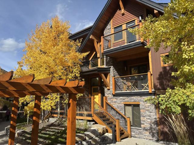 3 BEDROOM FULLY FURNISHED TOWNHOME All Inclusive