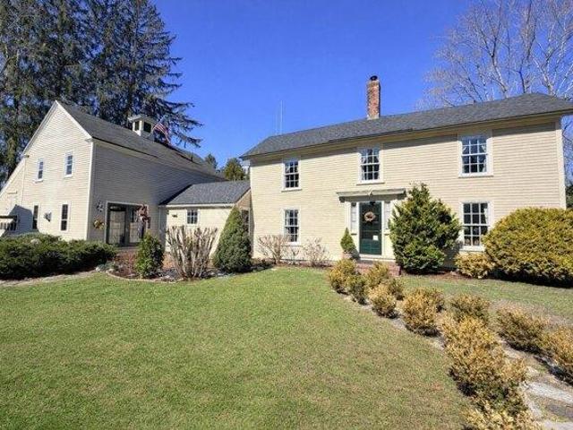 3 bedroom, Kennebunk ME 04043 104852190