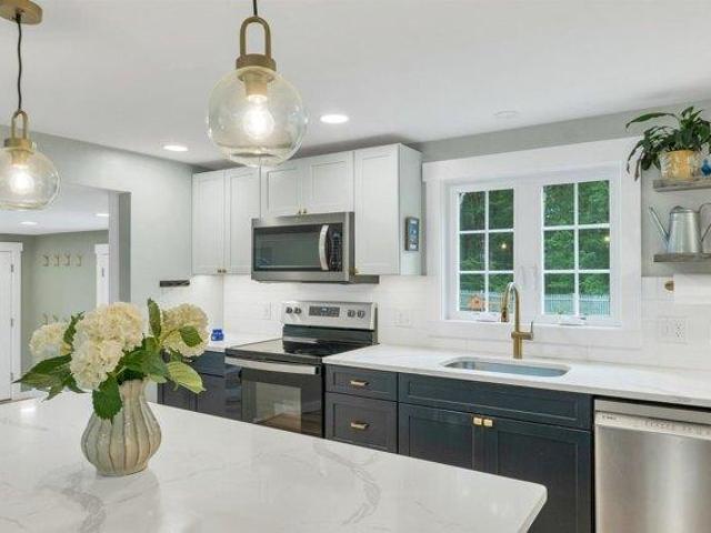 3 bedroom, Kennebunk ME 04043 104810294