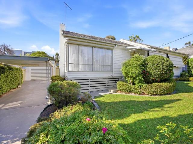 3 Bedroom House Kilsyth VIC 102763284