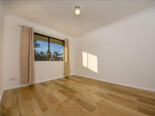 3 Bedroom House, 2 minutes away from Warnbro Beach