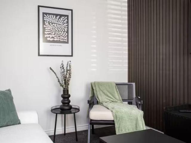 3 Bedroom House 63 Arkless Grove 63 Arkless Grove 99385605
