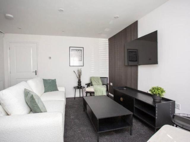 3 Bedroom House 64 Arkless Grove 64 Arkless Grove 99384687