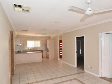 House to rent in Alice Springs County - Air conditioning