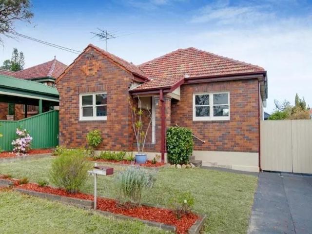 Spacious Family Home in the Heart of Earlwood