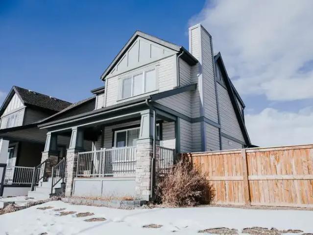 3 Bedroom House Cochrane AB 105394701