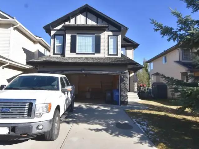 3 Bedroom House Cochrane AB 105394730
