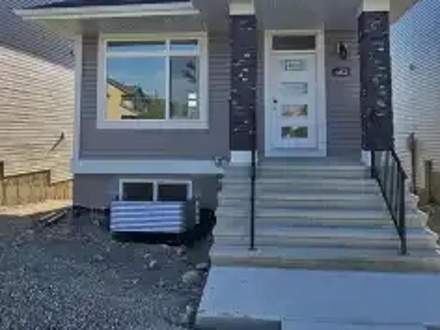 3 Bedroom House Cochrane AB LS104753863