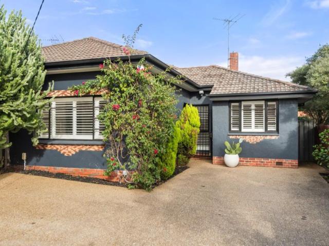 3 Bedroom House Caulfield South VIC 103414835