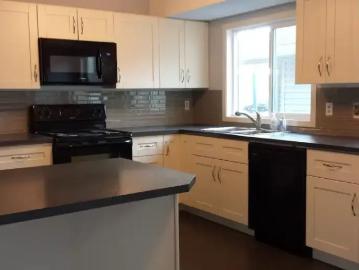 3 Bedroom House Calgary AB 103487224