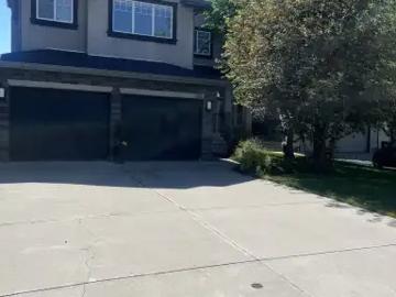 3 Bedroom House Calgary AB 103542251