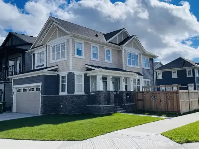 3 Bedroom House Calgary AB 103652811