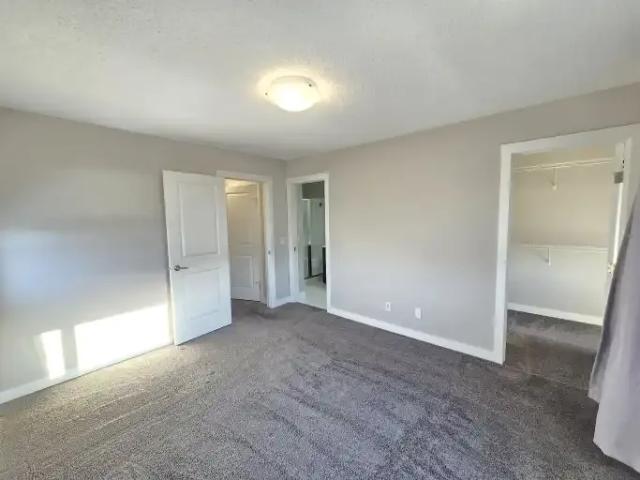3 Bedroom House Calgary AB 103694758