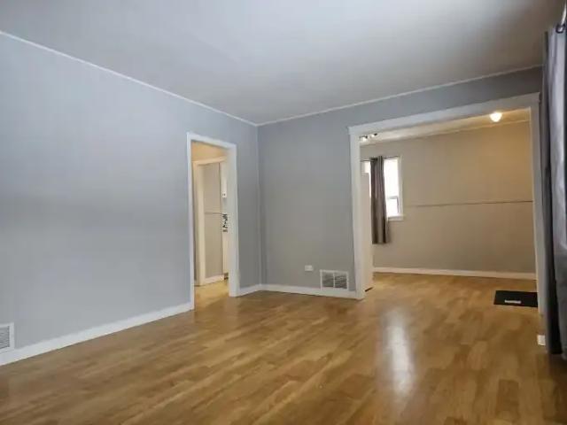 3 Bedroom House Calgary AB 103694793