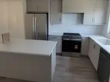 3 Bedroom House Calgary AB 103379966
