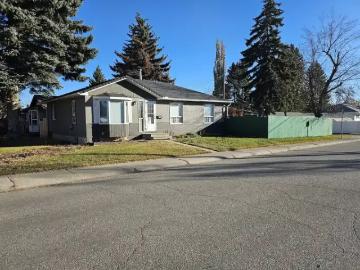 3 Bedroom House Calgary AB 103390565