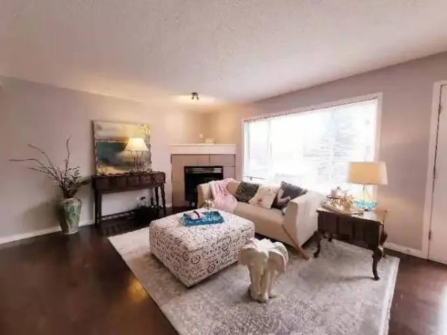 3 Bedroom House Calgary AB 104434188