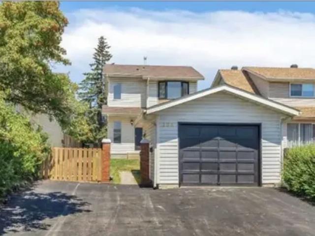 3 Bedroom House Calgary AB 104470045