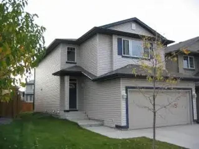 3 Bedroom House Calgary AB 104506697