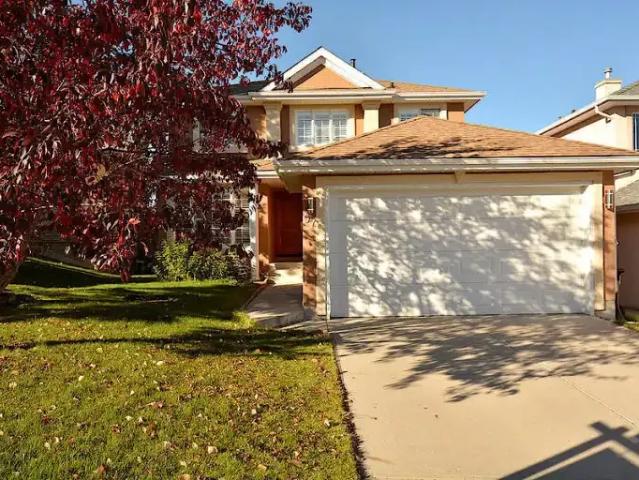 3 Bedroom House Calgary AB 104506726