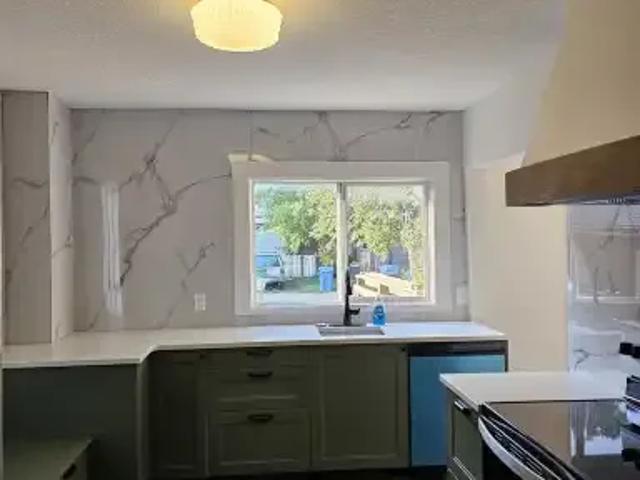 3 Bedroom House Calgary AB 104506795