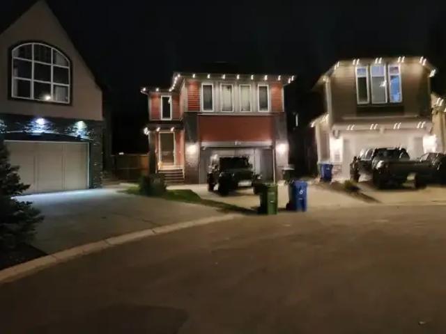 3 Bedroom House Calgary AB 104563257