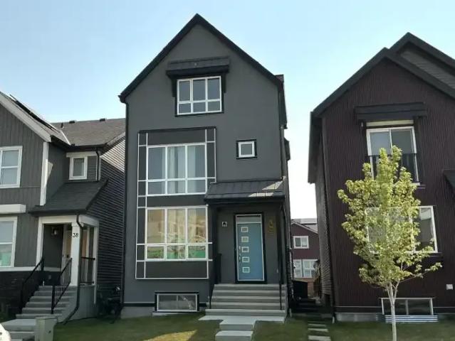 3 Bedroom House Calgary AB 104864133