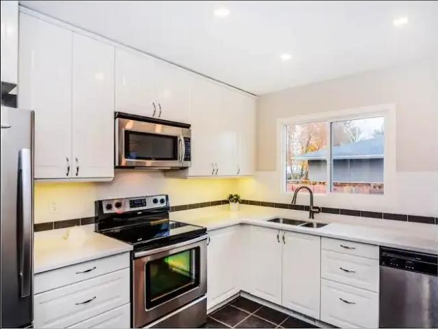 3 Bedroom House Calgary AB 104864160
