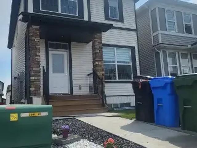 3 Bedroom House Calgary AB 104972171