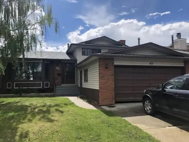3 Bedroom House Calgary AB 104986167