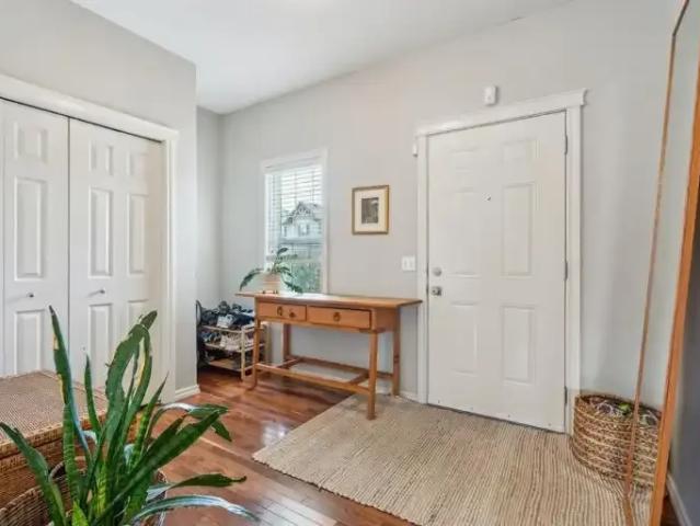 3 Bedroom House Calgary AB 104000119