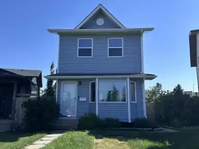 3 Bedroom House Calgary AB 104257146