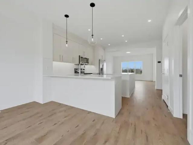3 Bedroom House Calgary AB 104322315