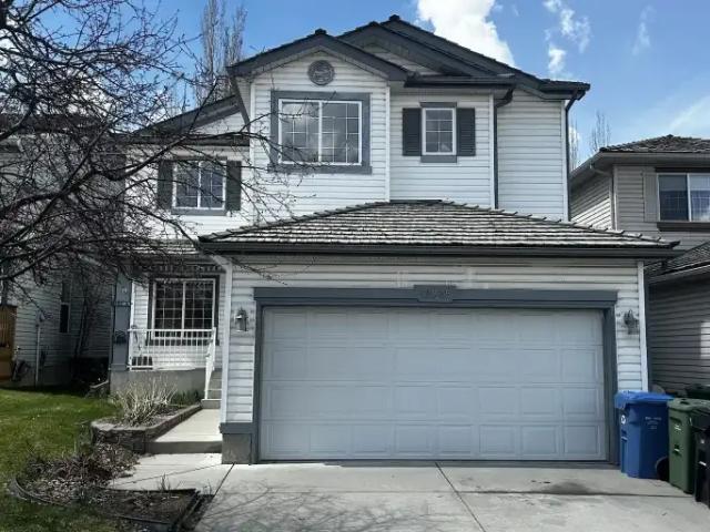 3 Bedroom House Calgary AB 105410775
