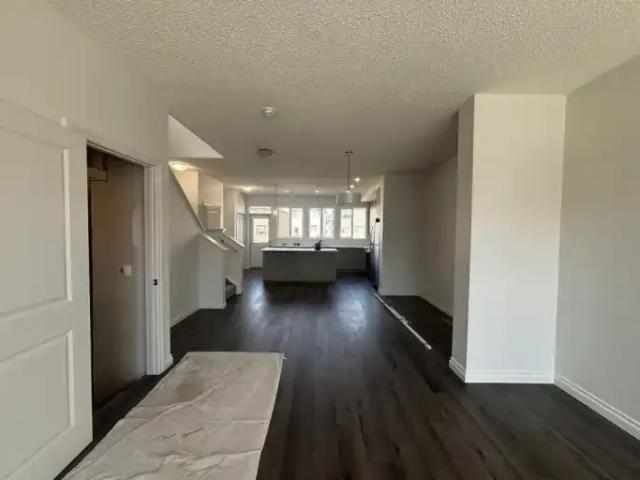 3 Bedroom House Calgary AB 105434895