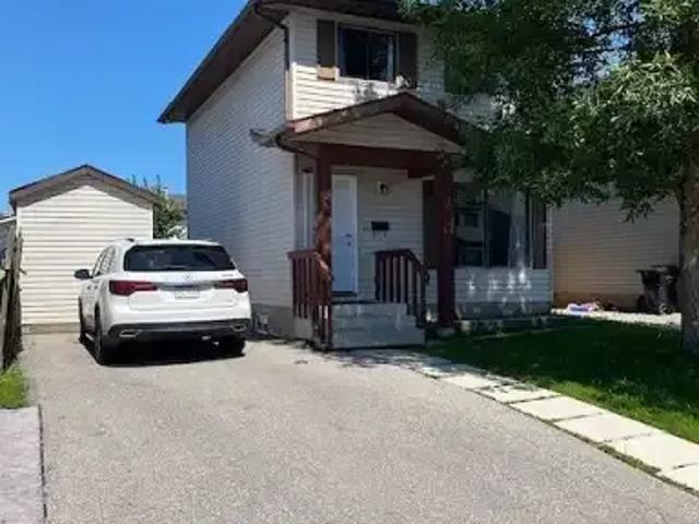 3 Bedroom House Calgary AB 105435001